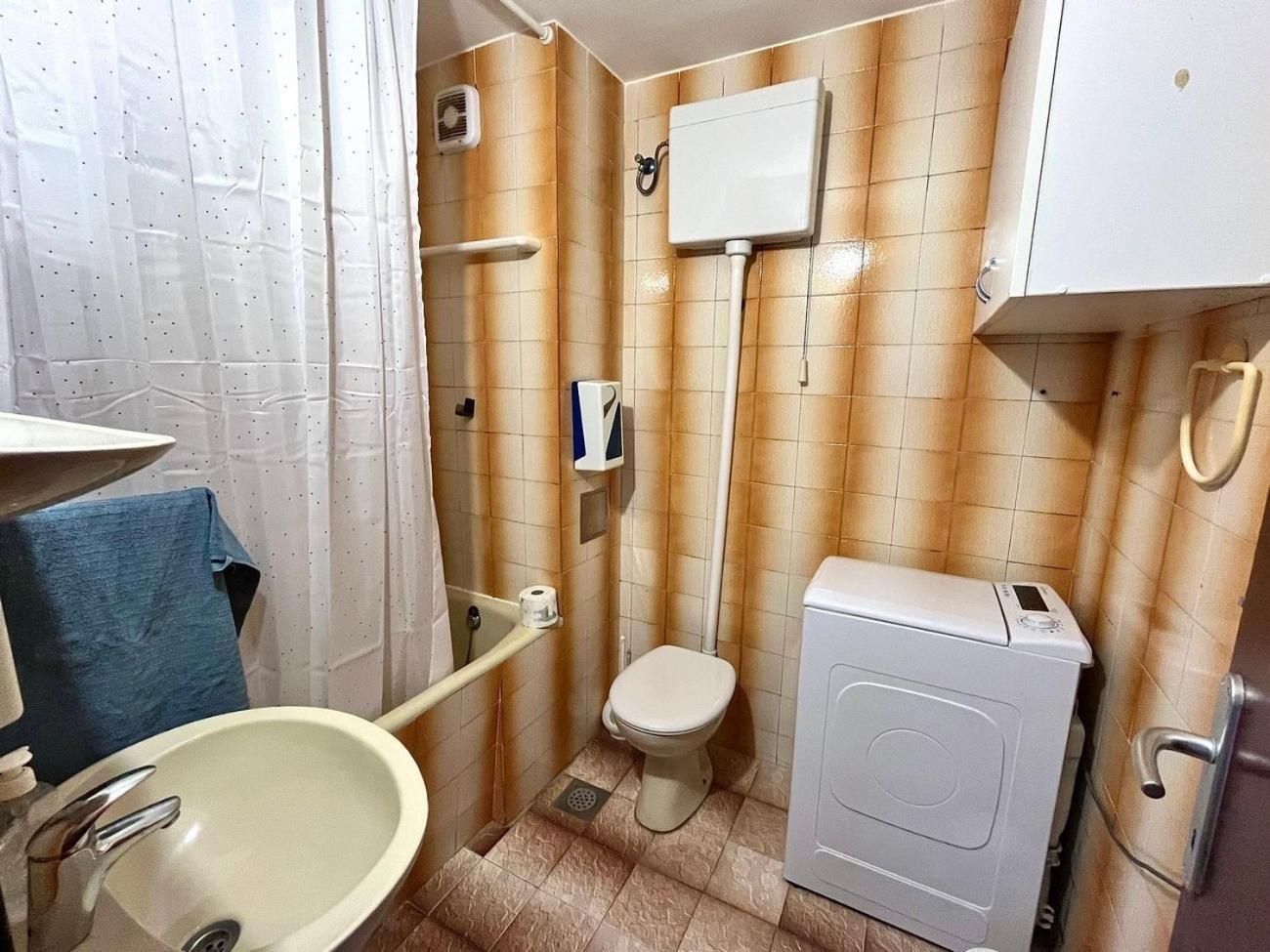 Apartments By The Sea Maslinica, Solta - 774 Grohote ภายนอก รูปภาพ